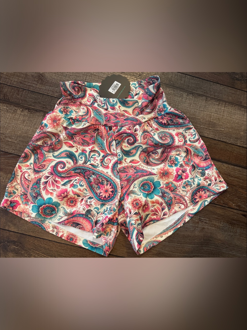 Sterling Kreek Pink Paisley Shorts with biker shorts underneath NWT size Medium
